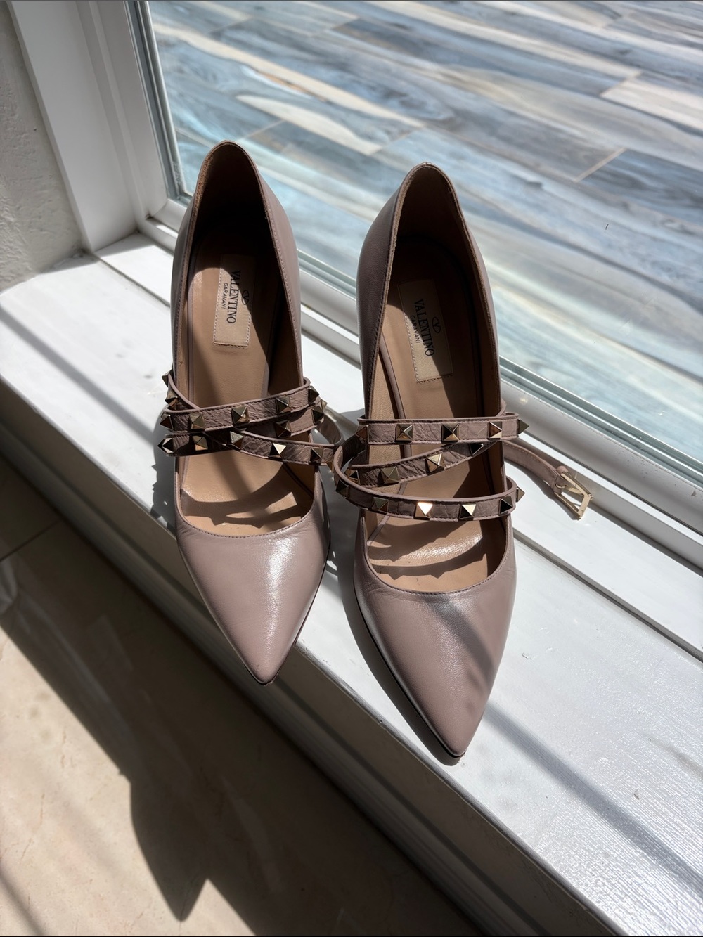 Valentino Garavani Rockstud Studwrap High Heel Pumps - Poudre - Picture 2 of 10